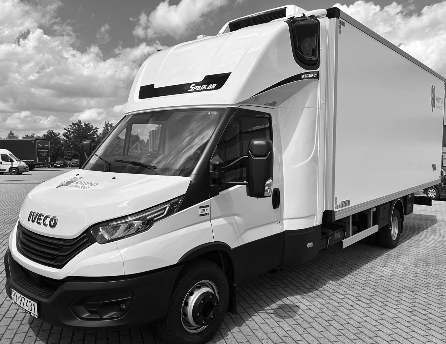 Chłodnia IVECO Daily z logo Kalipso Transport